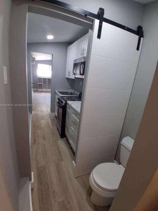 For Rent: $1,850 (1 beds, 1 baths, 1231 Square Feet)