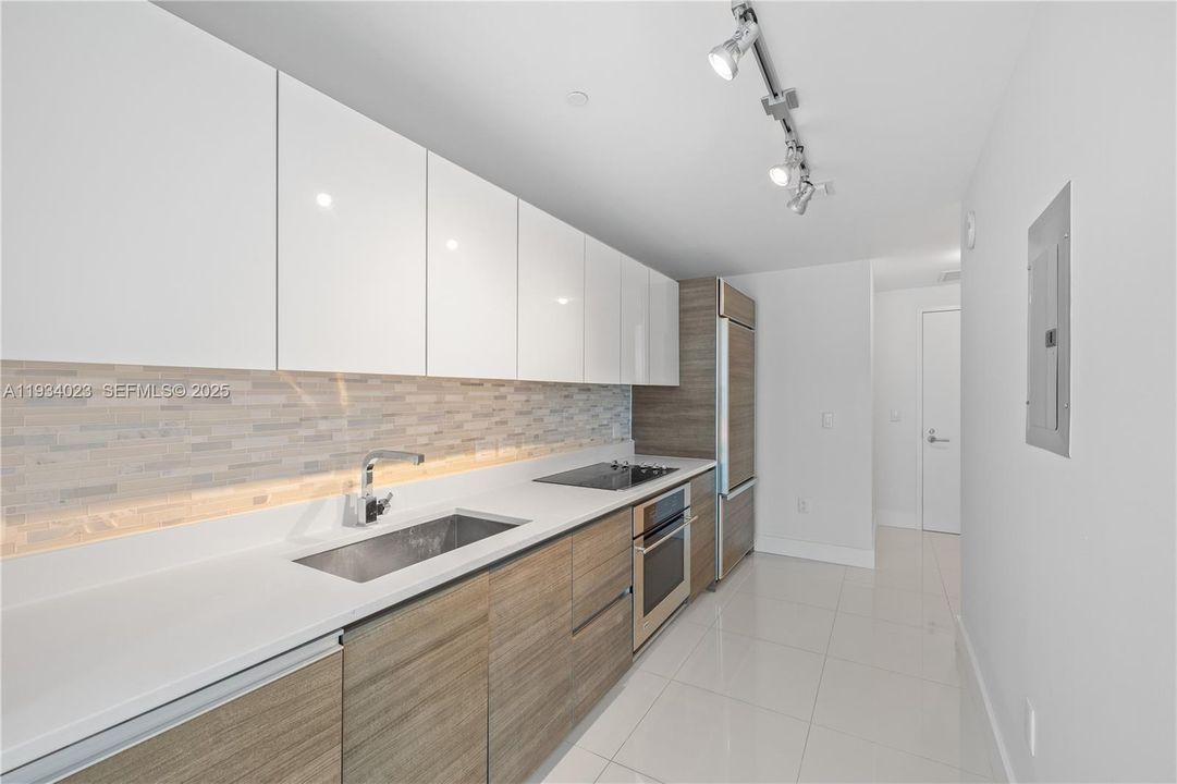 En Venta: $420,000 (0 camas, 1 baños, 530 Pies cuadrados)