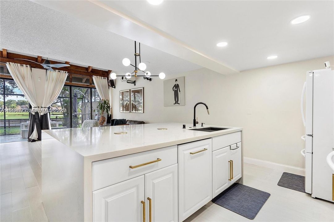 For Rent: $3,400 (2 beds, 2 baths, 1318 Square Feet)