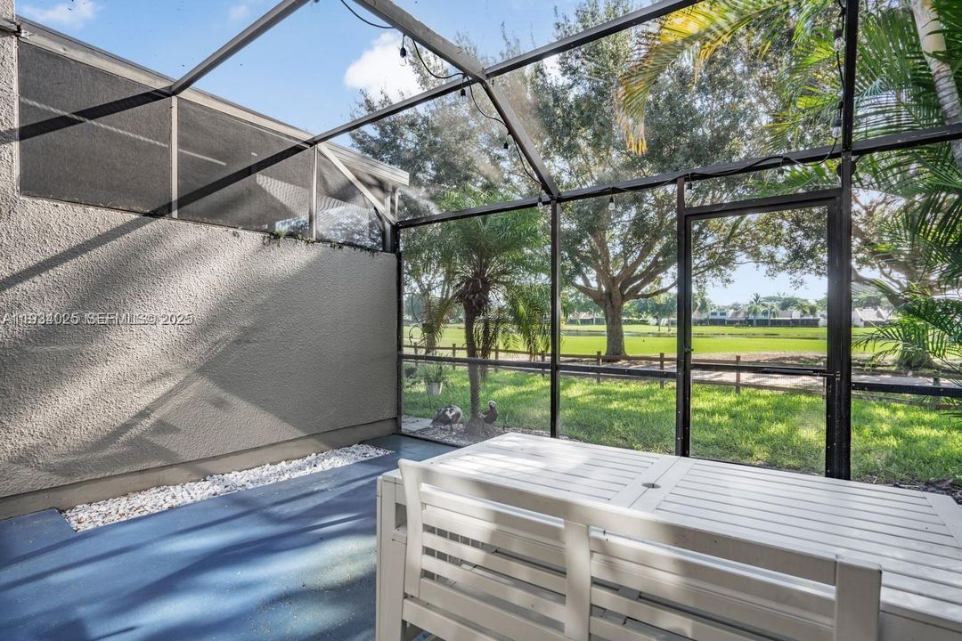 For Rent: $3,400 (2 beds, 2 baths, 1318 Square Feet)