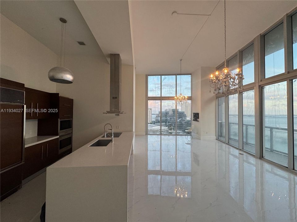 For Sale: $1,599,000 (3 beds, 2 baths, 1870 Square Feet)