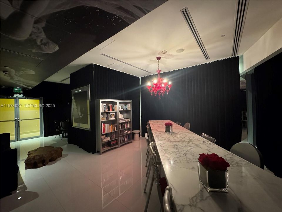 For Sale: $1,599,000 (3 beds, 2 baths, 1870 Square Feet)