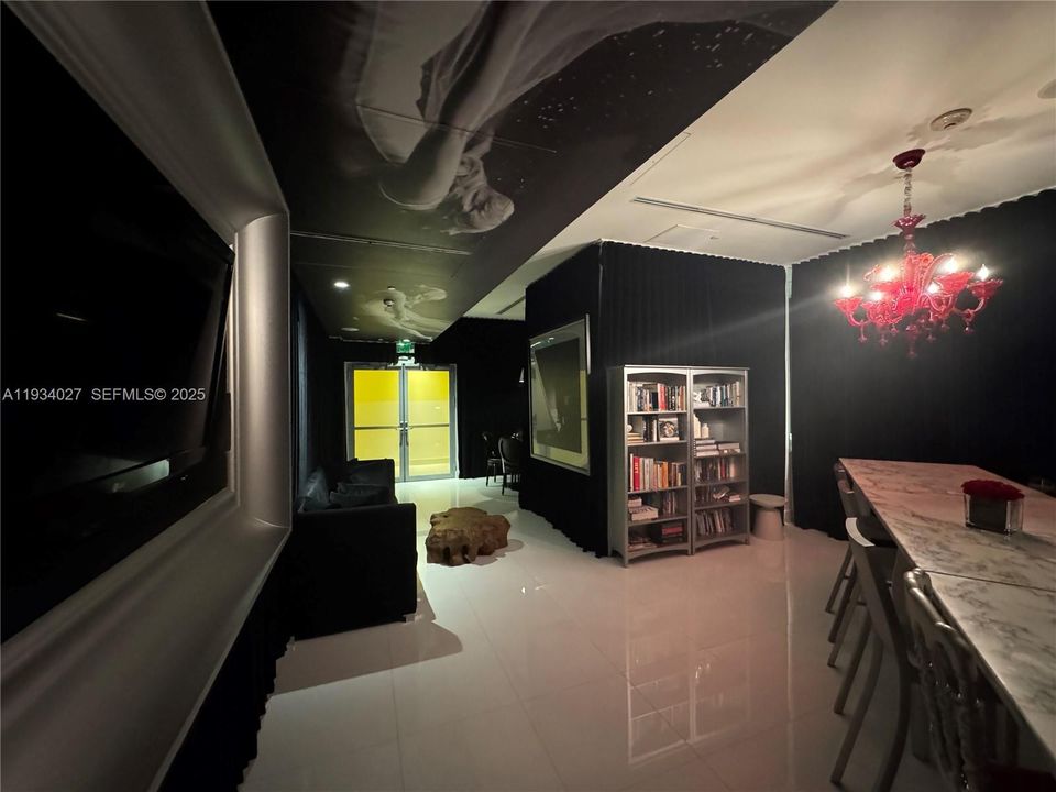 For Sale: $1,599,000 (3 beds, 2 baths, 1870 Square Feet)