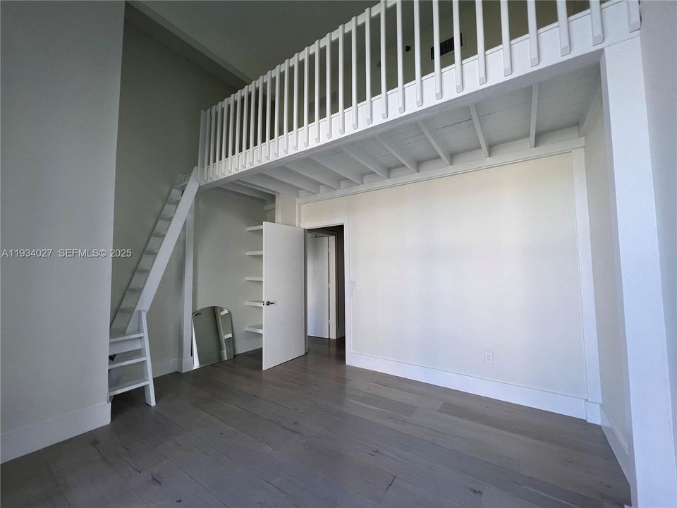 For Sale: $1,599,000 (3 beds, 2 baths, 1870 Square Feet)