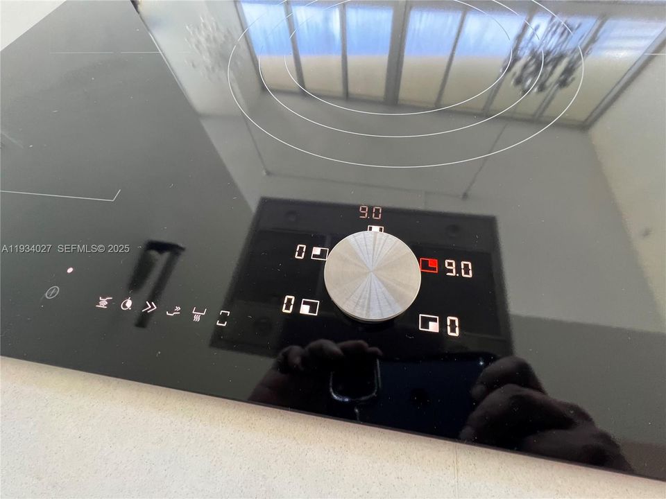 For Sale: $1,599,000 (3 beds, 2 baths, 1870 Square Feet)