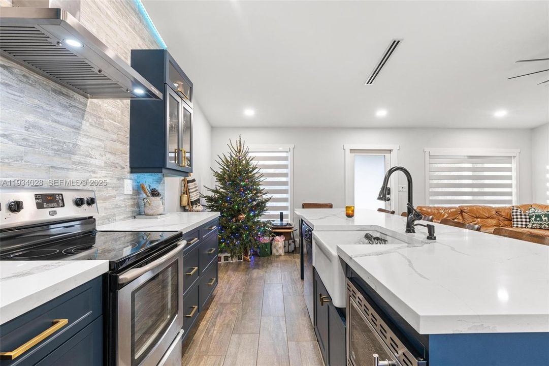 出租: $3,195 (2 贝兹, 2 浴室, 1104 平方英尺)