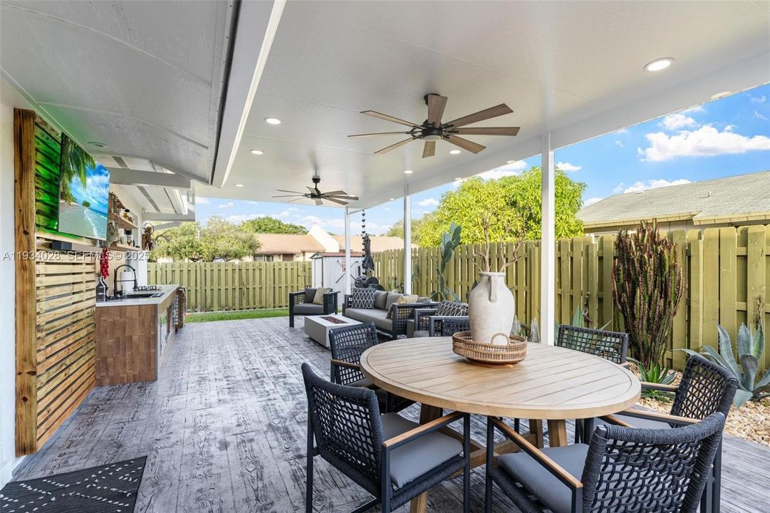 出租: $3,195 (2 贝兹, 2 浴室, 1104 平方英尺)