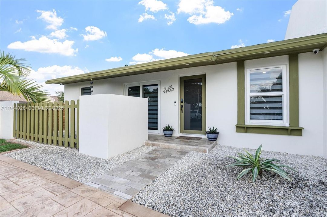 出租: $3,195 (2 贝兹, 2 浴室, 1104 平方英尺)