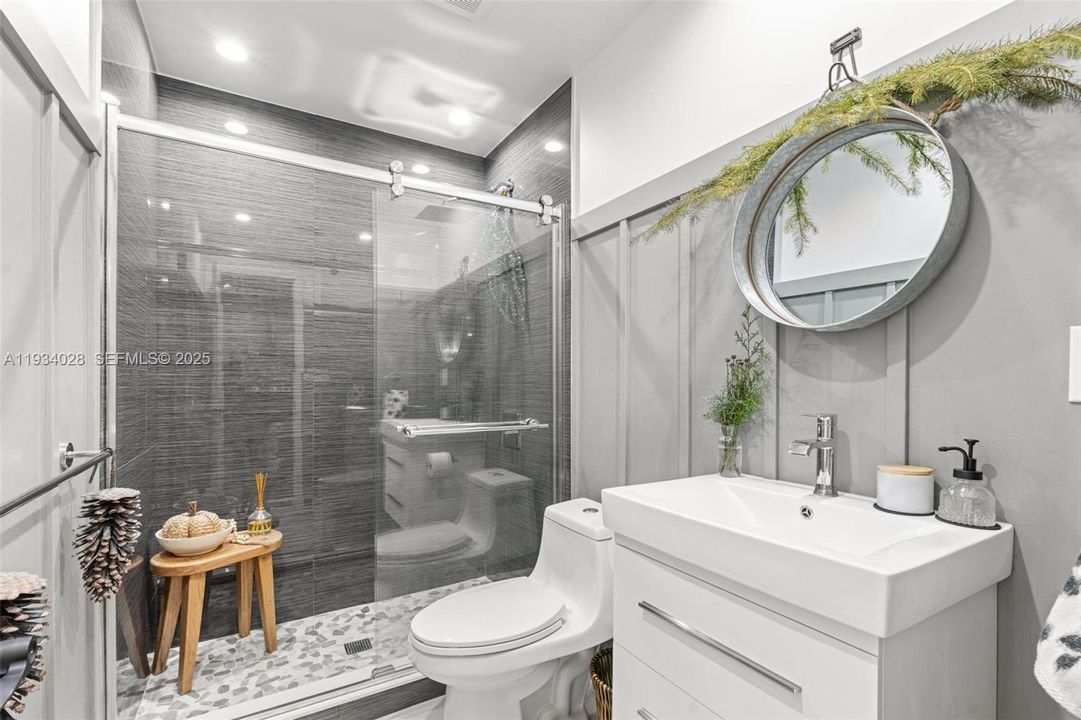 出租: $3,195 (2 贝兹, 2 浴室, 1104 平方英尺)