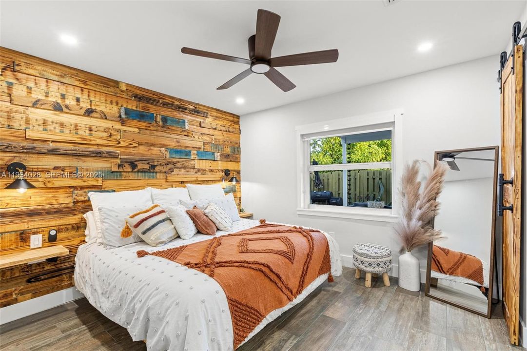 出租: $3,195 (2 贝兹, 2 浴室, 1104 平方英尺)