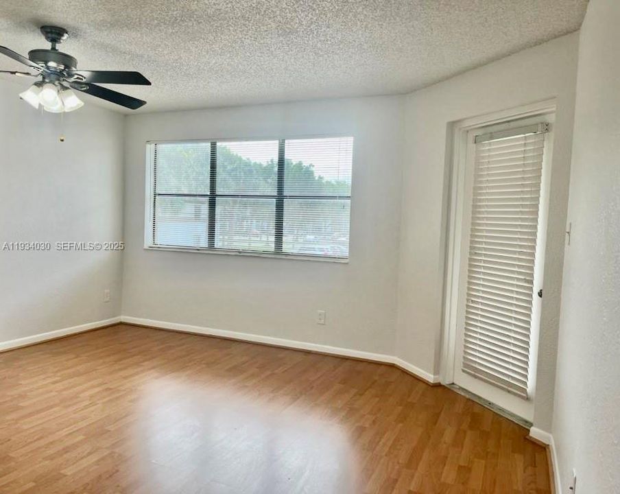 出租: $1,799 (1 贝兹, 1 浴室, 650 平方英尺)