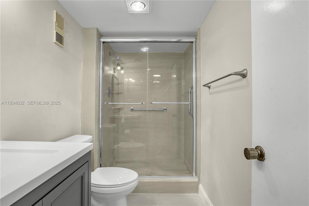 For Rent: $2,300 (2 beds, 2 baths, 1100 Square Feet)