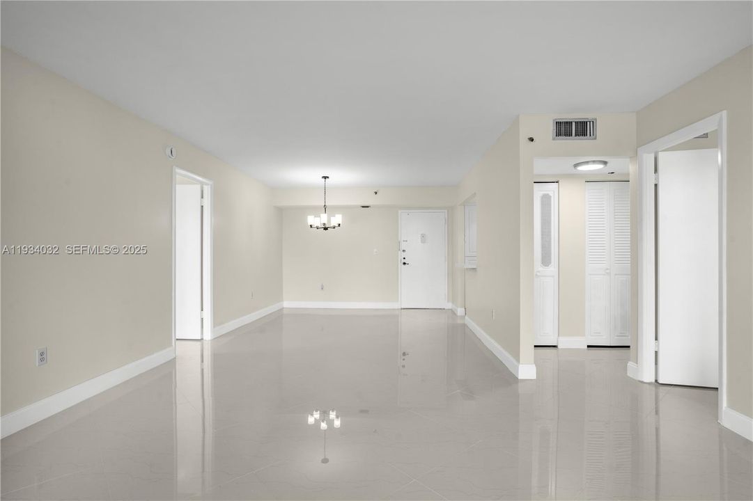 For Rent: $2,300 (2 beds, 2 baths, 1100 Square Feet)