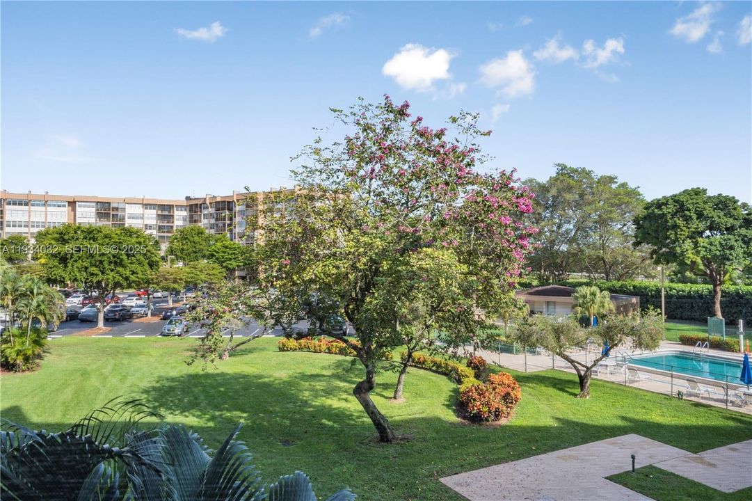 For Rent: $2,300 (2 beds, 2 baths, 1100 Square Feet)