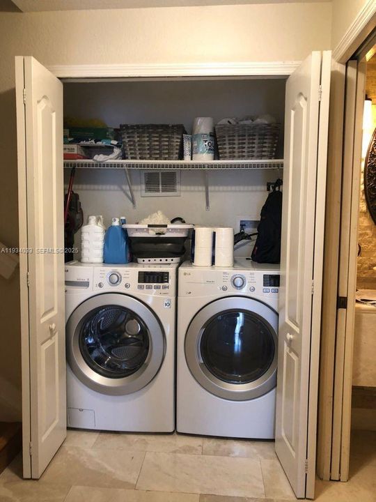 В аренду: $3,300 (3 спален, 2 ванн, 1364 Квадратных фут)