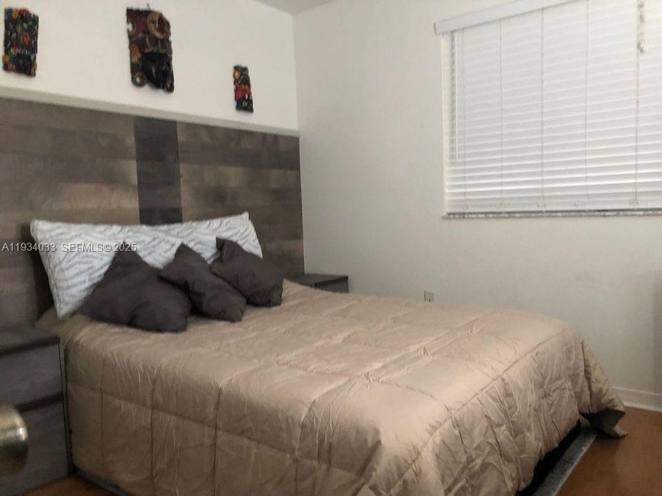 В аренду: $3,300 (3 спален, 2 ванн, 1364 Квадратных фут)