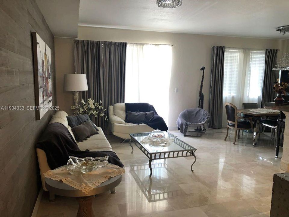 В аренду: $3,300 (3 спален, 2 ванн, 1364 Квадратных фут)