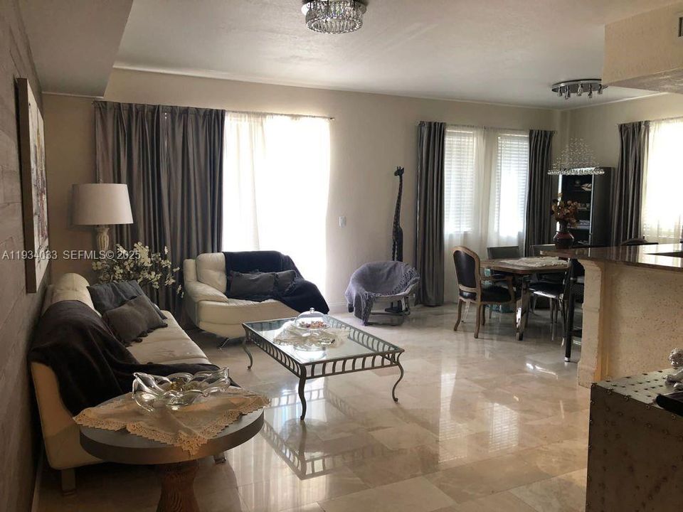 В аренду: $3,300 (3 спален, 2 ванн, 1364 Квадратных фут)