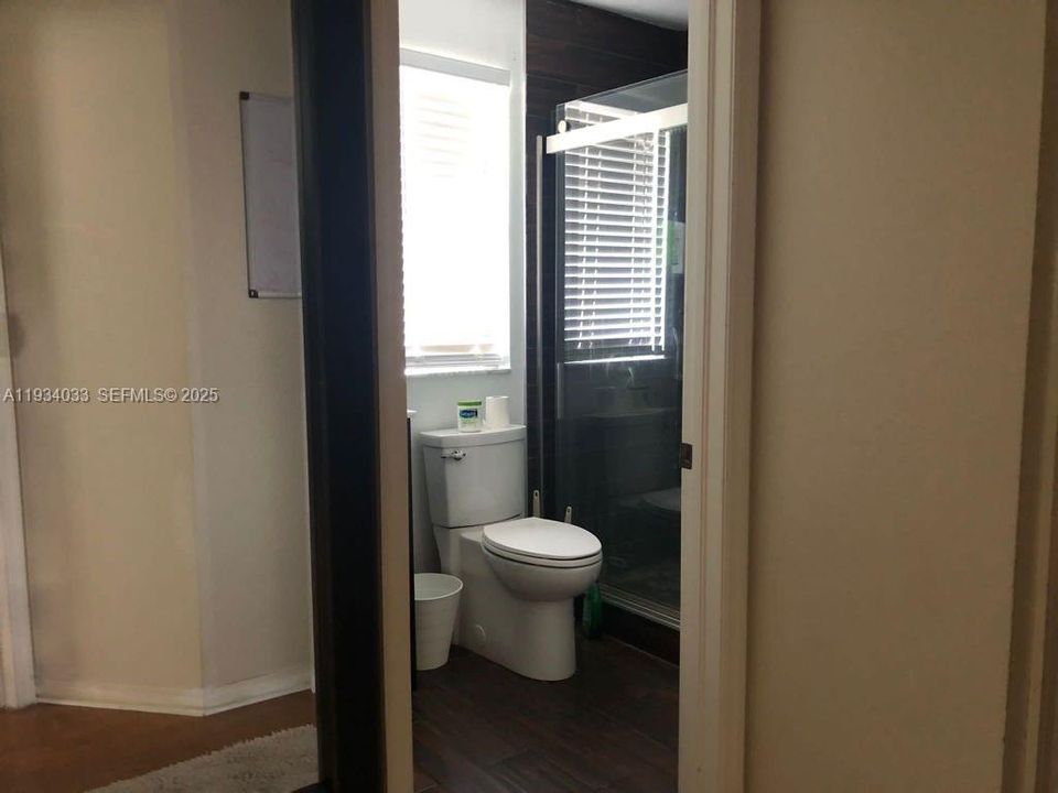 В аренду: $3,300 (3 спален, 2 ванн, 1364 Квадратных фут)