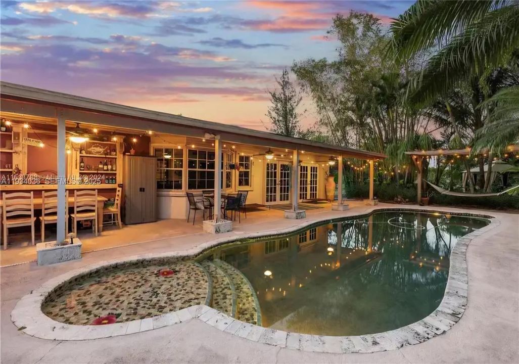 待售: $995,000 (4 贝兹, 3 浴室, 3548 平方英尺)