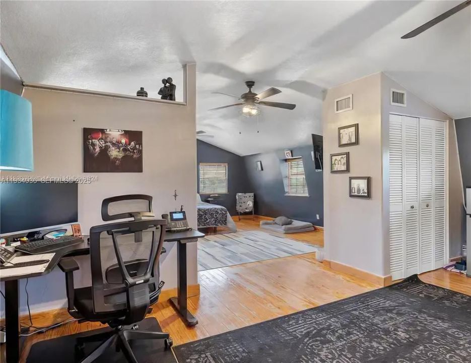 待售: $995,000 (4 贝兹, 3 浴室, 3548 平方英尺)