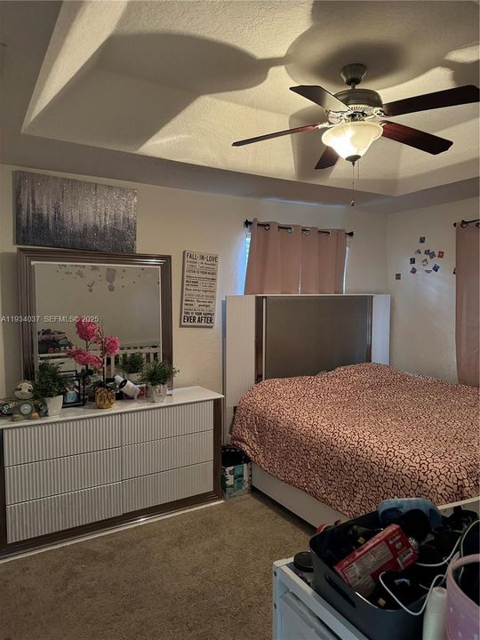 待售: $359,900 (4 贝兹, 3 浴室, 1374 平方英尺)