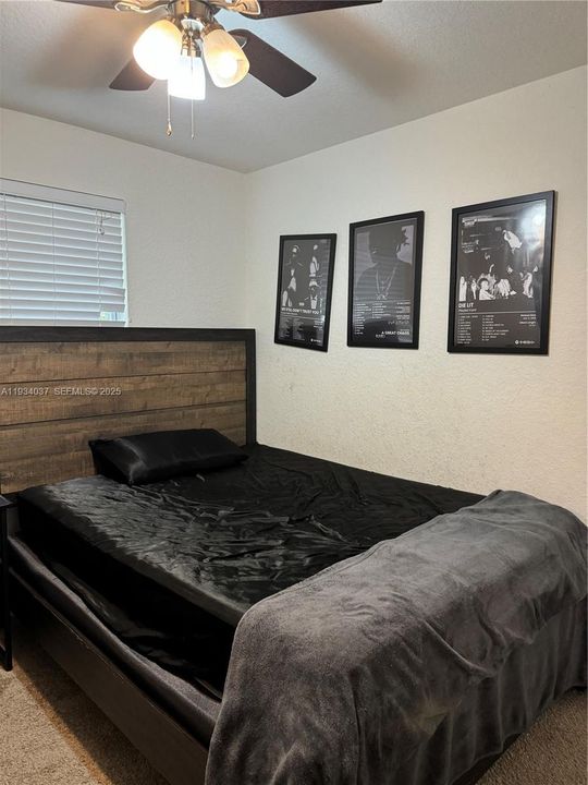 待售: $359,900 (4 贝兹, 3 浴室, 1374 平方英尺)