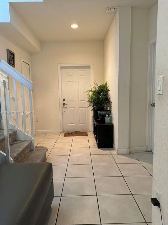 待售: $359,900 (4 贝兹, 3 浴室, 1374 平方英尺)