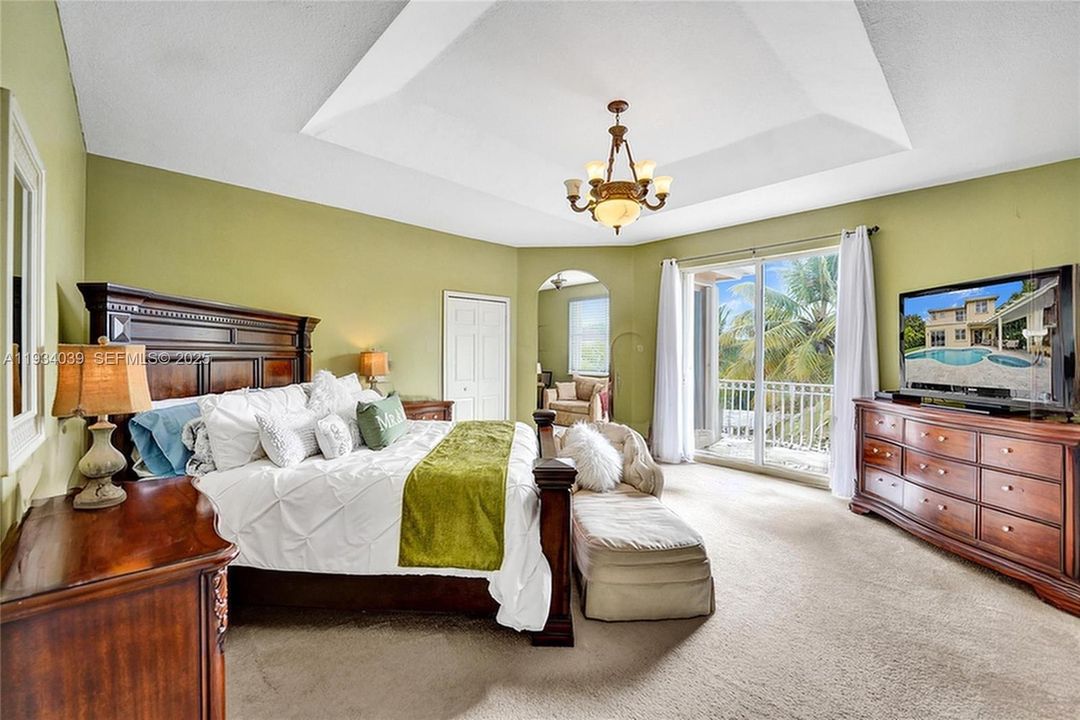 待售: $865,000 (5 贝兹, 3 浴室, 3123 平方英尺)