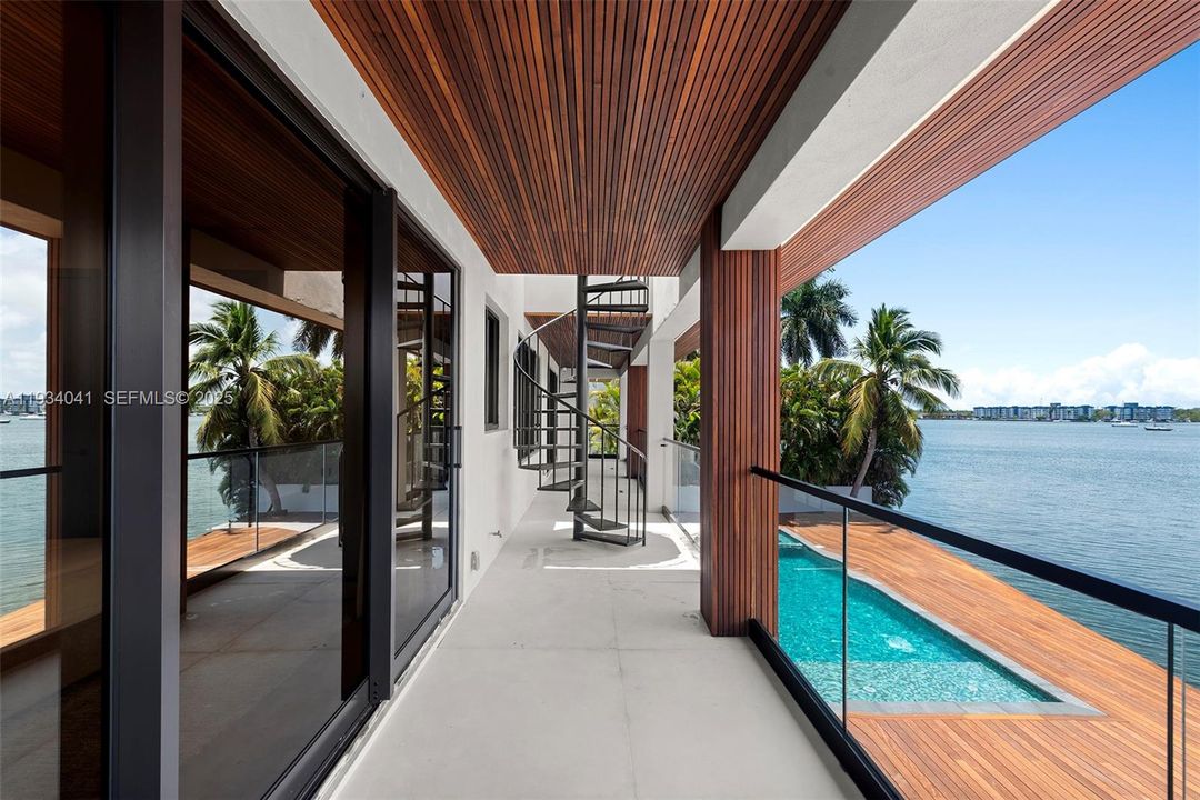 For Sale: $13,995,000 (6 beds, 7 baths, 6364 Square Feet)