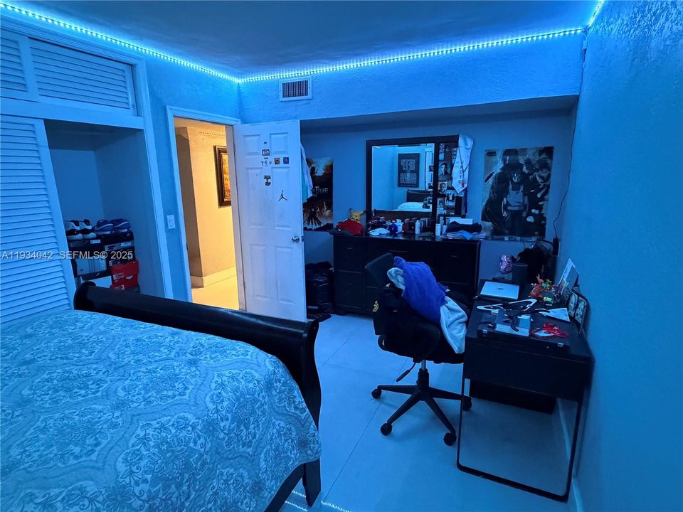 На продажу: $720,000 (4 спален, 2 ванн, 1935 Квадратных фут)