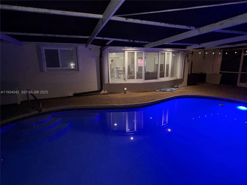 На продажу: $720,000 (4 спален, 2 ванн, 1935 Квадратных фут)