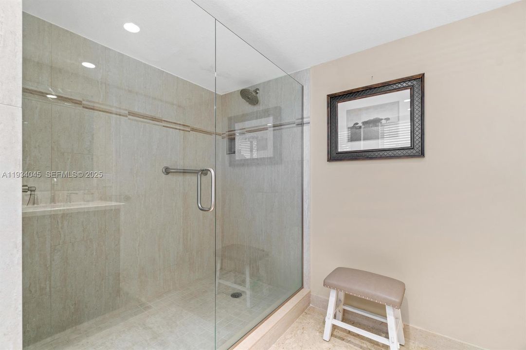 На продажу: $700,000 (2 спален, 2 ванн, 1760 Квадратных фут)