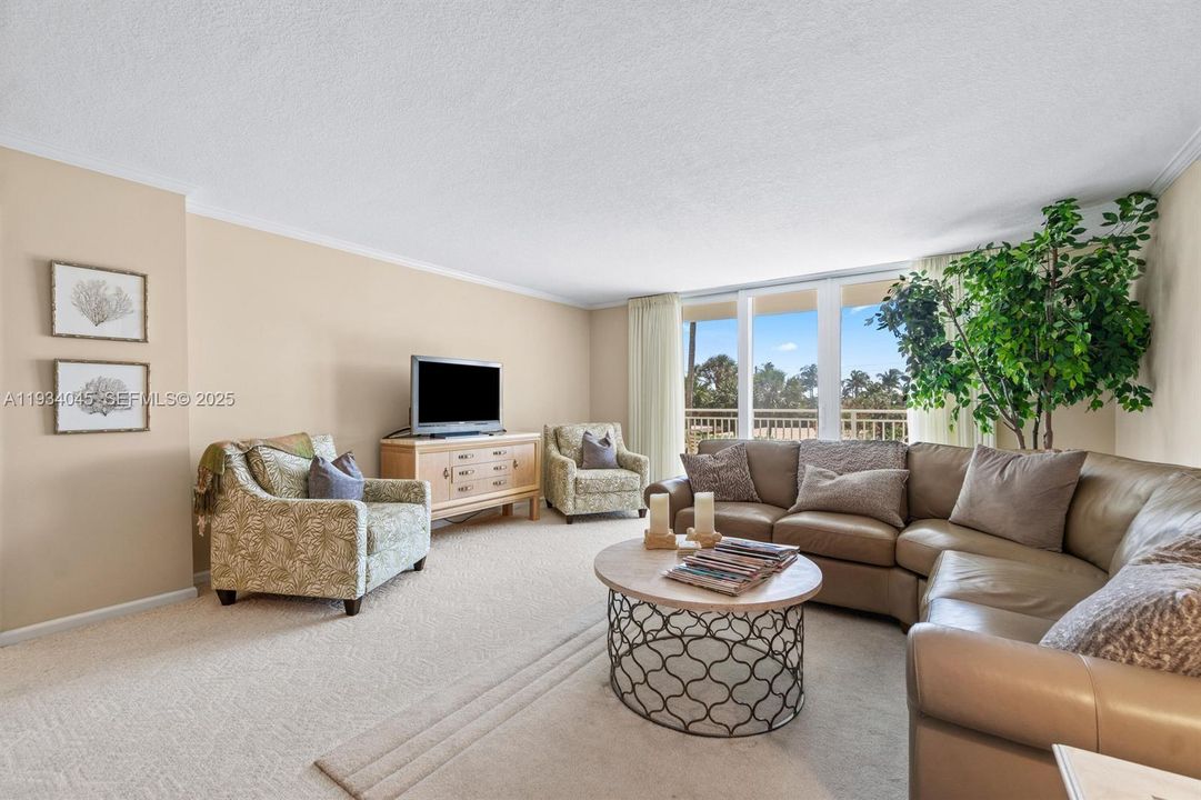 На продажу: $700,000 (2 спален, 2 ванн, 1760 Квадратных фут)