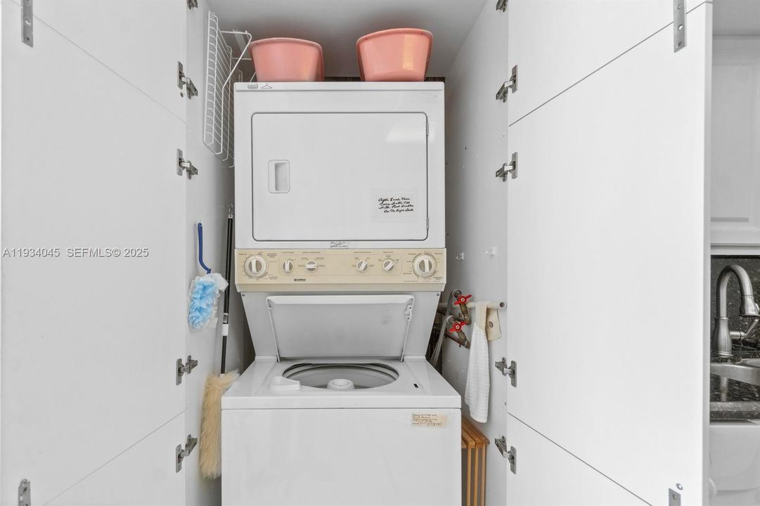 На продажу: $700,000 (2 спален, 2 ванн, 1760 Квадратных фут)