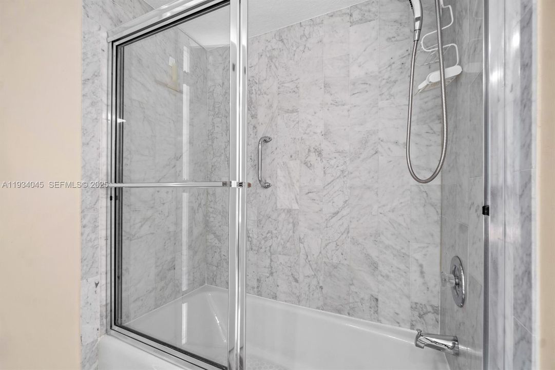 На продажу: $700,000 (2 спален, 2 ванн, 1760 Квадратных фут)