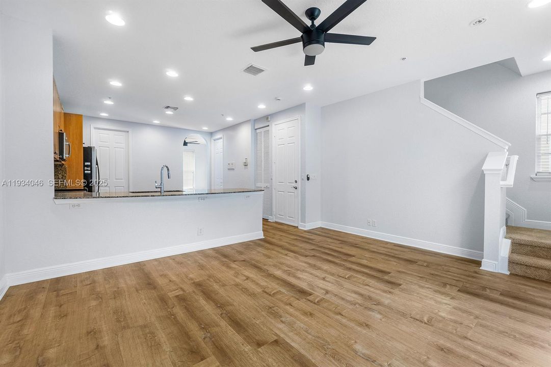 待售: $555,000 (3 贝兹, 2 浴室, 1953 平方英尺)