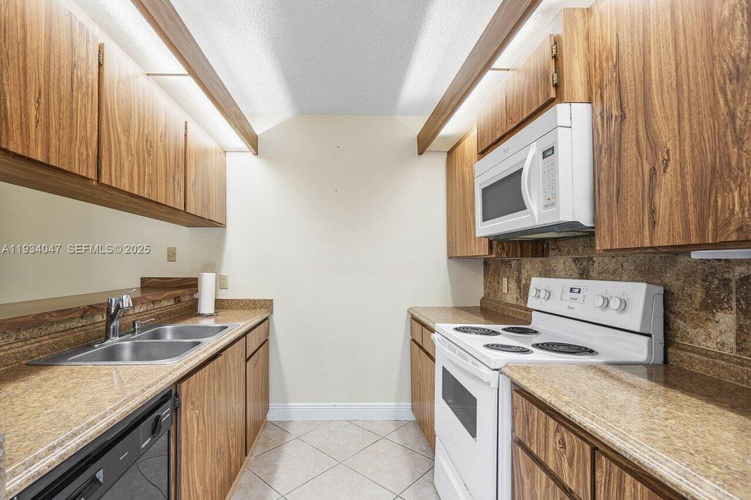 En Venta: $400,000 (2 camas, 2 baños, 1188 Pies cuadrados)