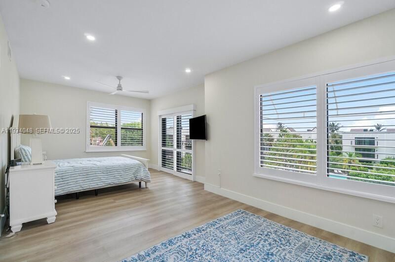 For Rent: $12,000 (3 beds, 3 baths, 2680 Square Feet)