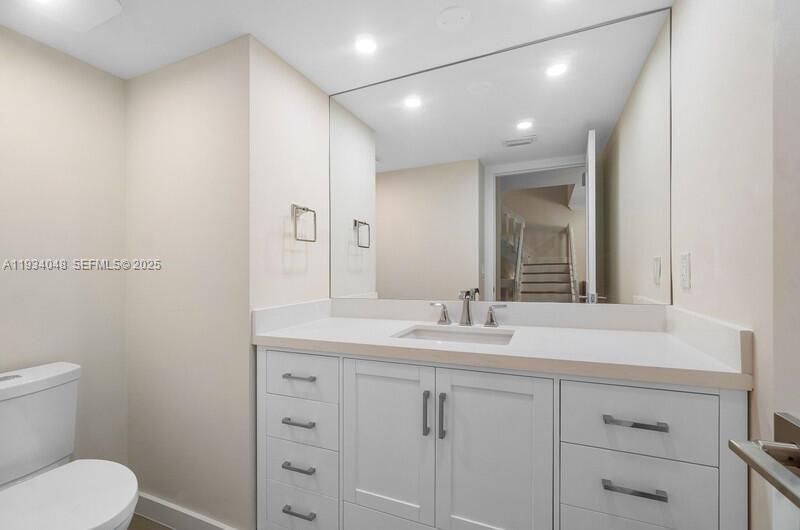 For Rent: $12,000 (3 beds, 3 baths, 2680 Square Feet)