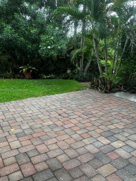 For Rent: $12,000 (3 beds, 3 baths, 2680 Square Feet)