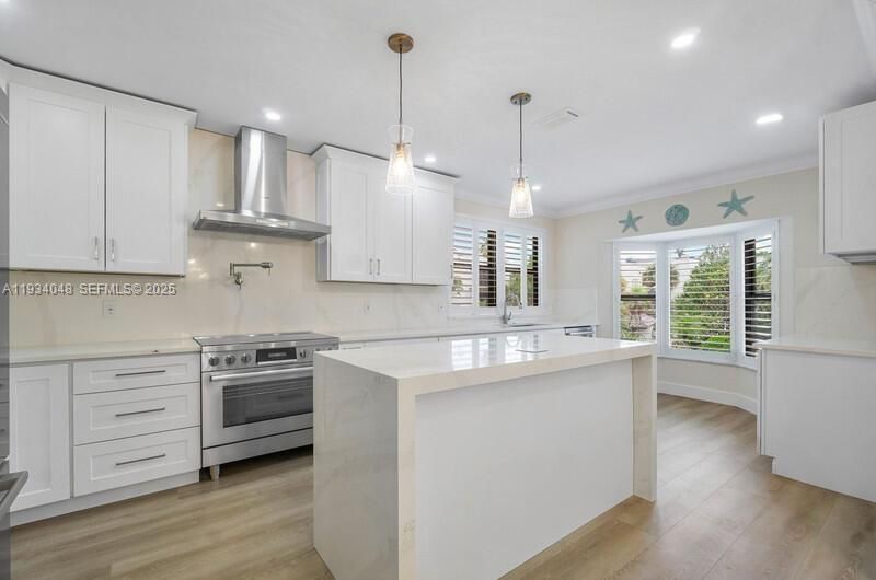 For Rent: $12,000 (3 beds, 3 baths, 2680 Square Feet)