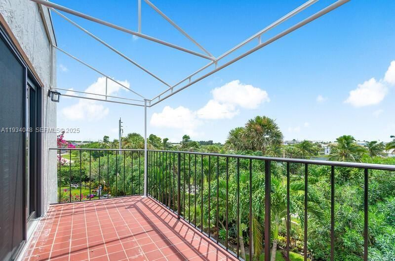 For Rent: $12,000 (3 beds, 3 baths, 2680 Square Feet)