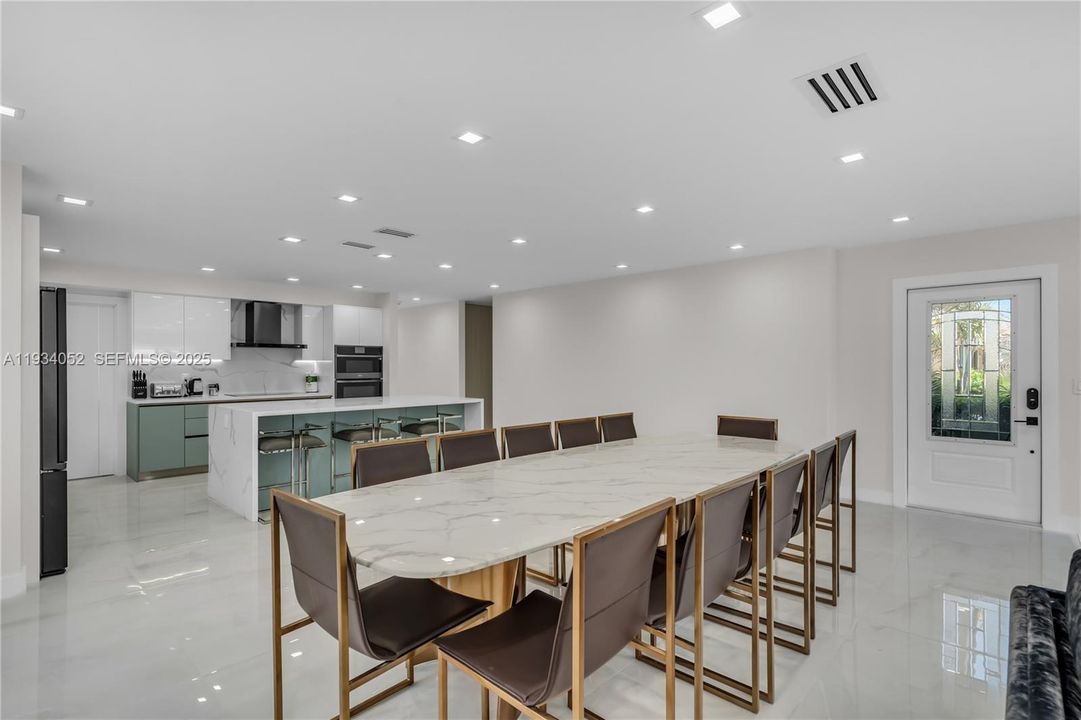 待售: $1,535,000 (3 贝兹, 2 浴室, 2252 平方英尺)