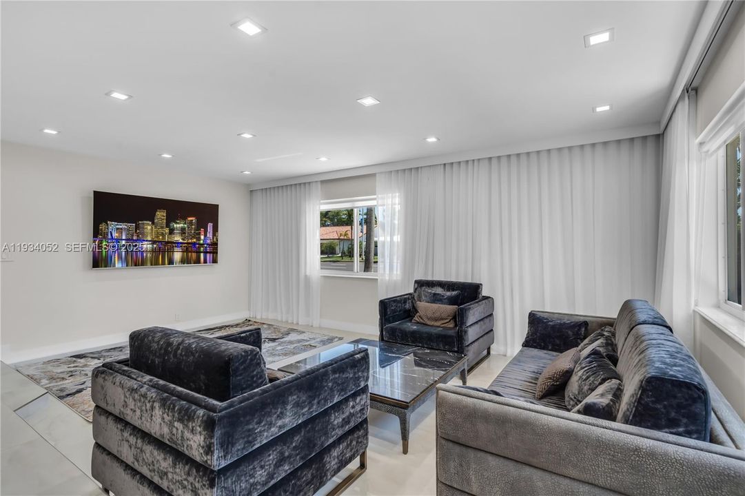 待售: $1,535,000 (3 贝兹, 2 浴室, 2252 平方英尺)