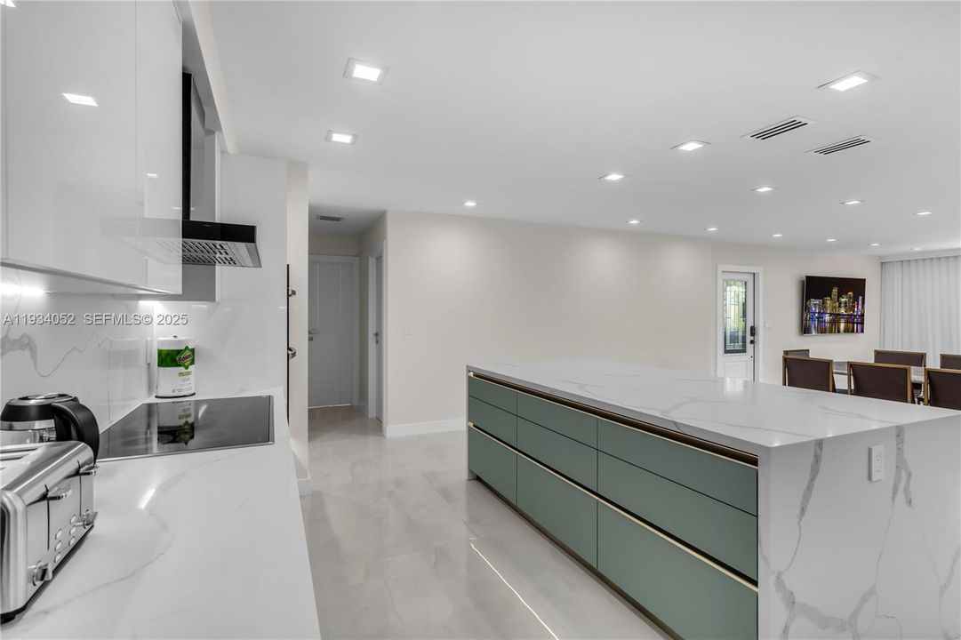 待售: $1,535,000 (3 贝兹, 2 浴室, 2252 平方英尺)