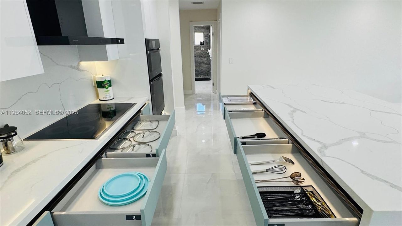 待售: $1,535,000 (3 贝兹, 2 浴室, 2252 平方英尺)