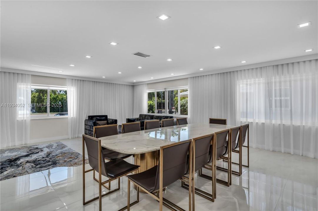 待售: $1,535,000 (3 贝兹, 2 浴室, 2252 平方英尺)