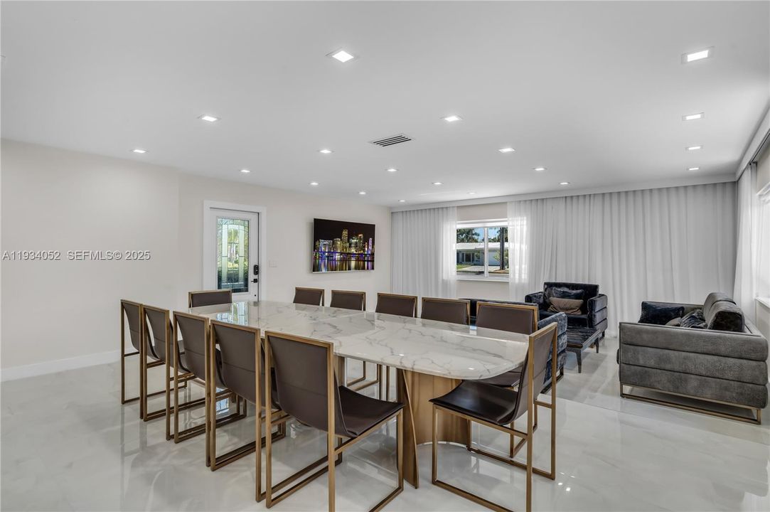 待售: $1,535,000 (3 贝兹, 2 浴室, 2252 平方英尺)