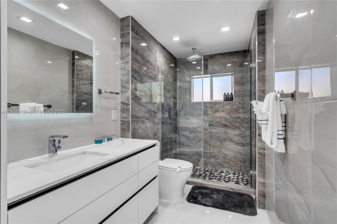 待售: $1,535,000 (3 贝兹, 2 浴室, 2252 平方英尺)